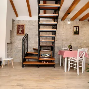 Mihaella Apartment