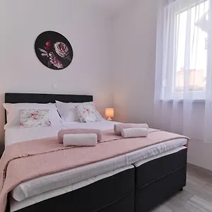 Appartement Castrum, Kaštela