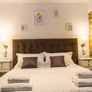 XIV Century Rooms Bed and breakfast