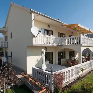 Corana Apartment