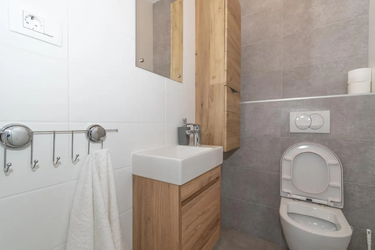 Apartments Lovor & Lavanda Kastela Croatia