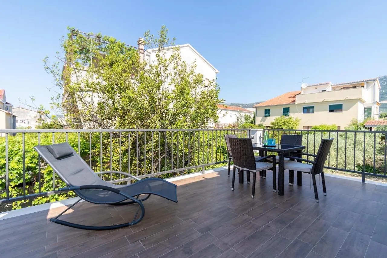 Apartments Lovor & Lavanda Kastela Croatia