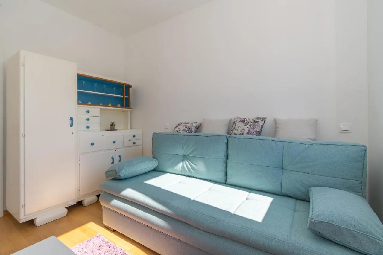 Apartments Lovor & Lavanda Kastela Croatia