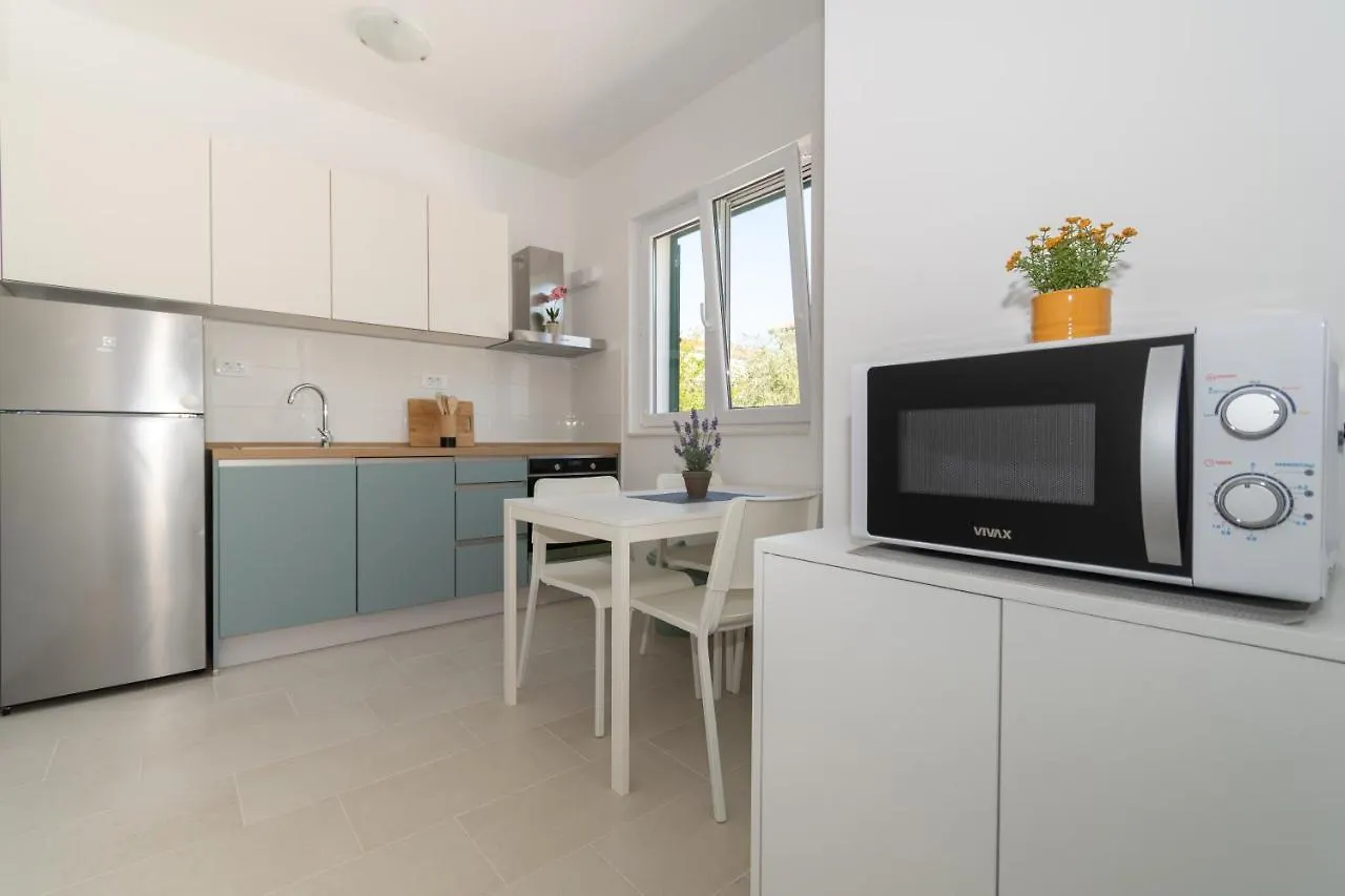 Apartments Lovor & Lavanda Kastela