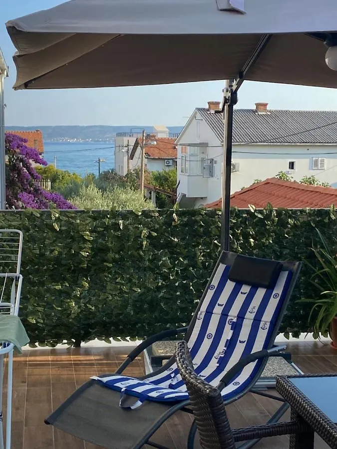 Apartments Lovor & Lavanda Kastela 0*,